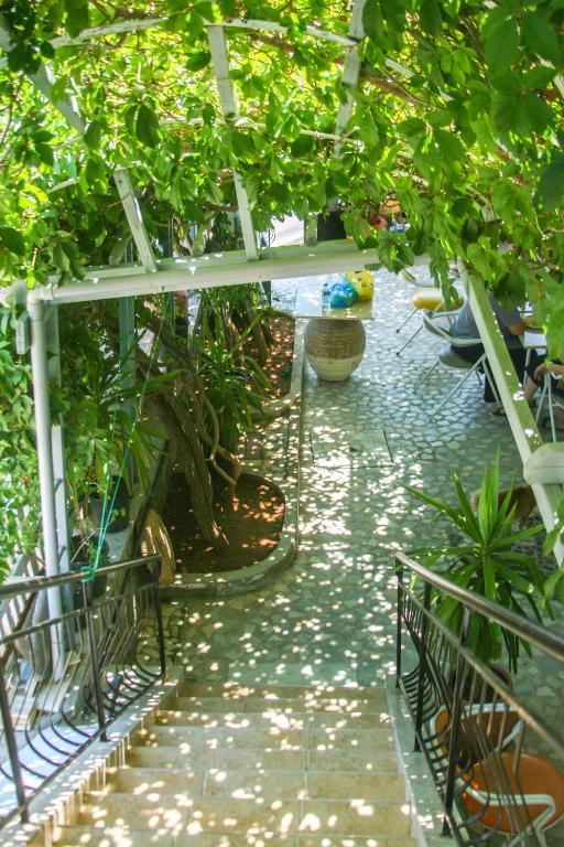 George Apartments Livadia  المظهر الخارجي الصورة